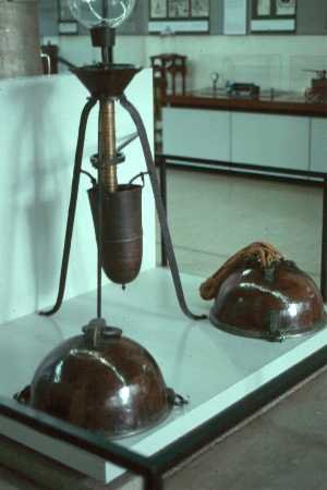 🏛️ 루카스클라우제 내 오토 폰 게리케 박물관 (오토 폰 귀리케 무제움 인 데어 루카스클라우제)